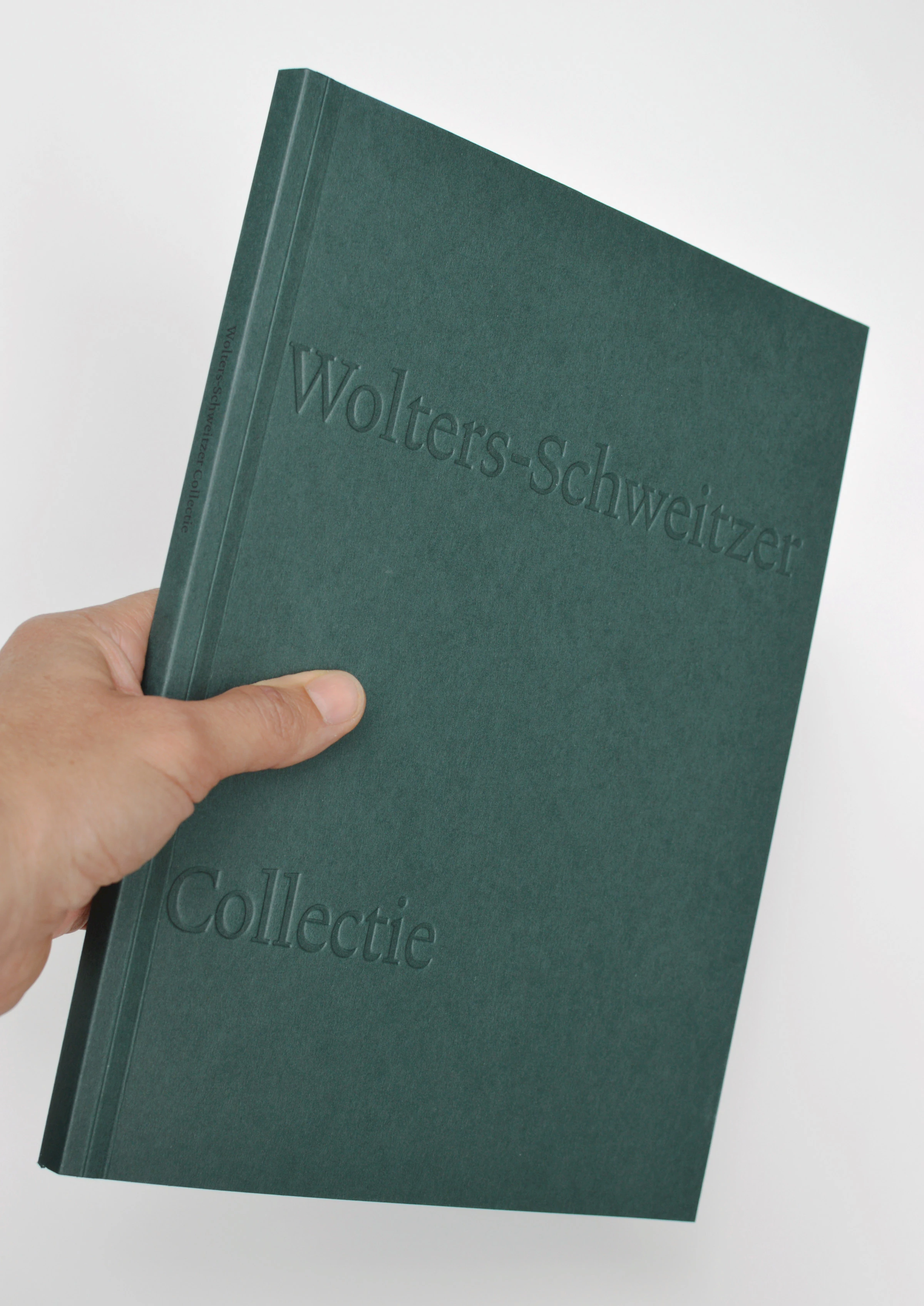 Wolters-Schweitzer Collectie. Een selectie van werk uit de kunst collectie. - foto van boekomslag · grafisch vormgegeven door Sanne Beeren